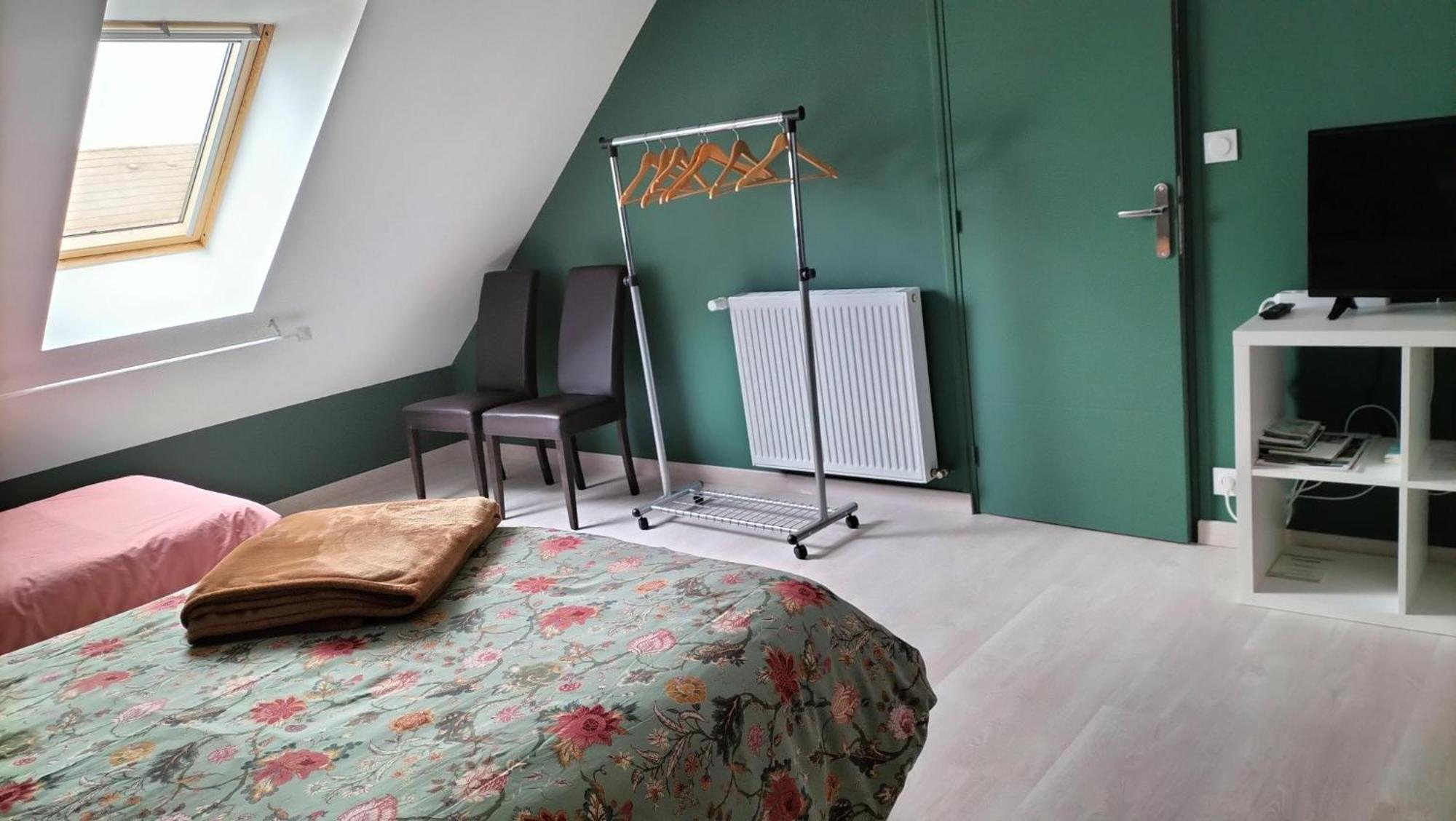 Chez Nadine Bed & Breakfast Valframbert ภายนอก รูปภาพ